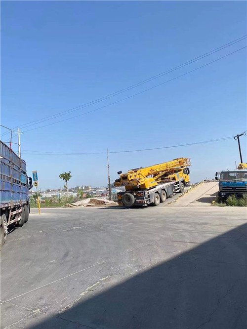 当雄县25吨吊车的租赁价格大概是多少？